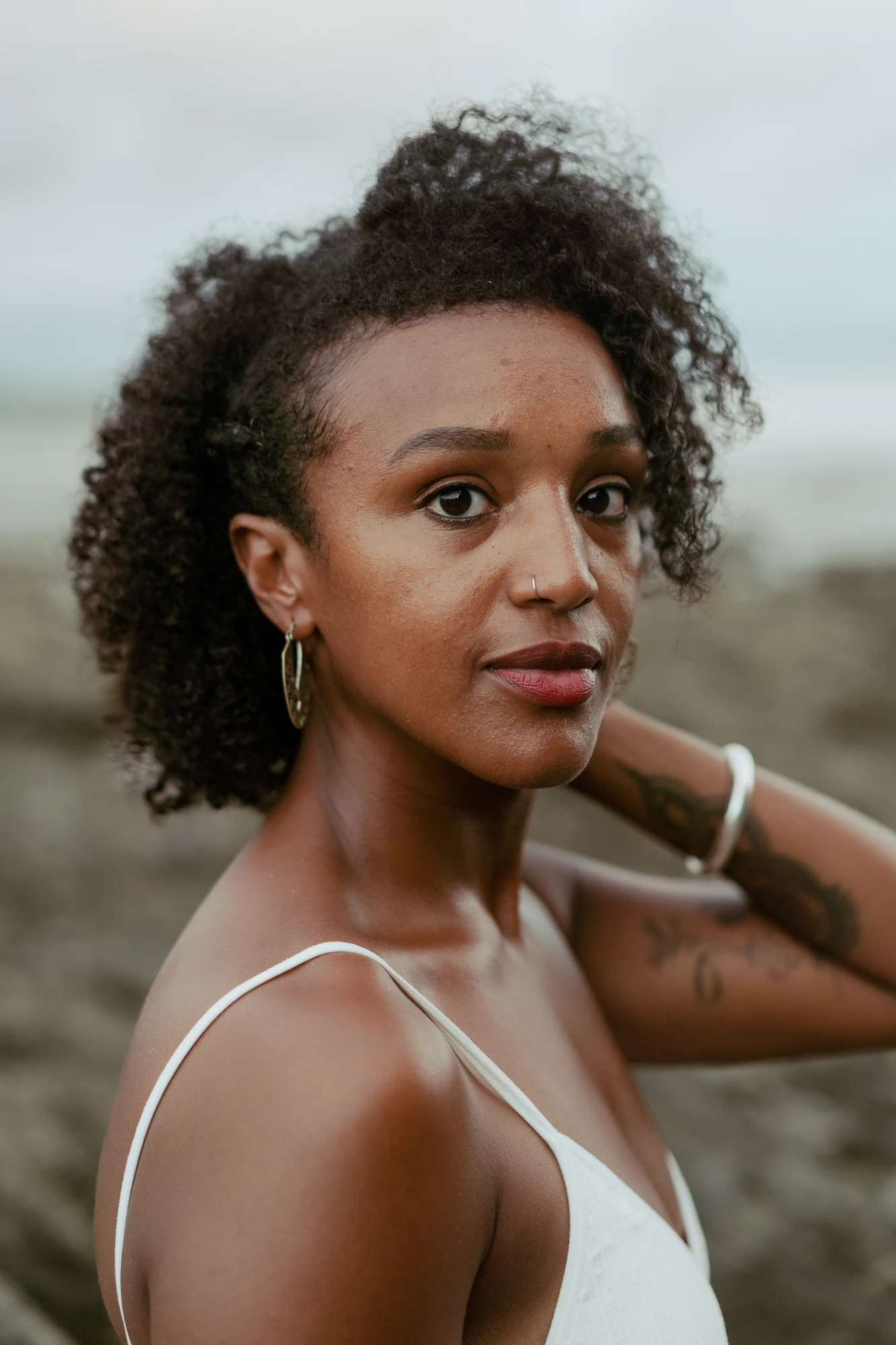 Photo de marque retouchée avec le style éditorial PHAiTO