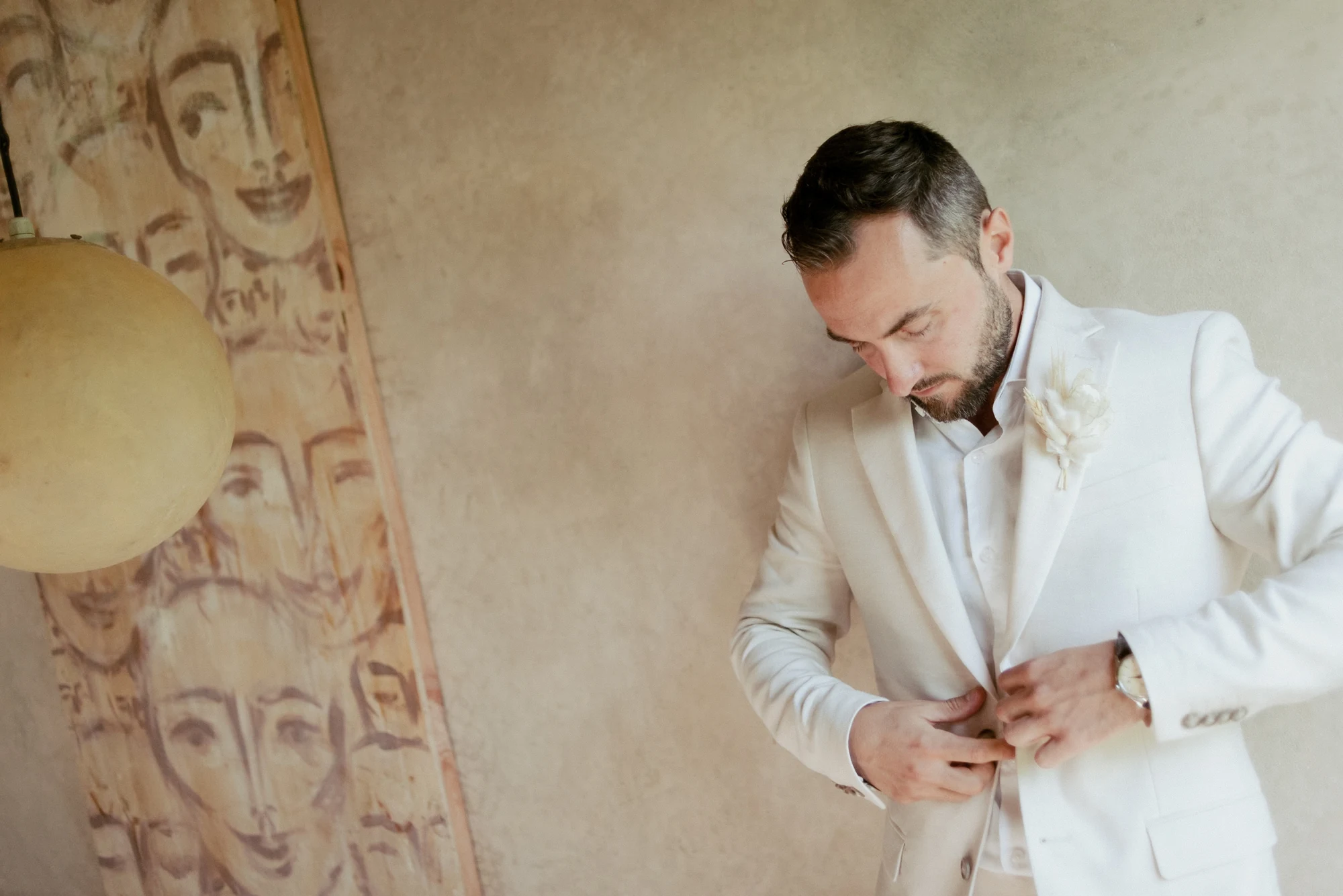 Photo de mariage retouchée avec PHAiTO
                                    loading=