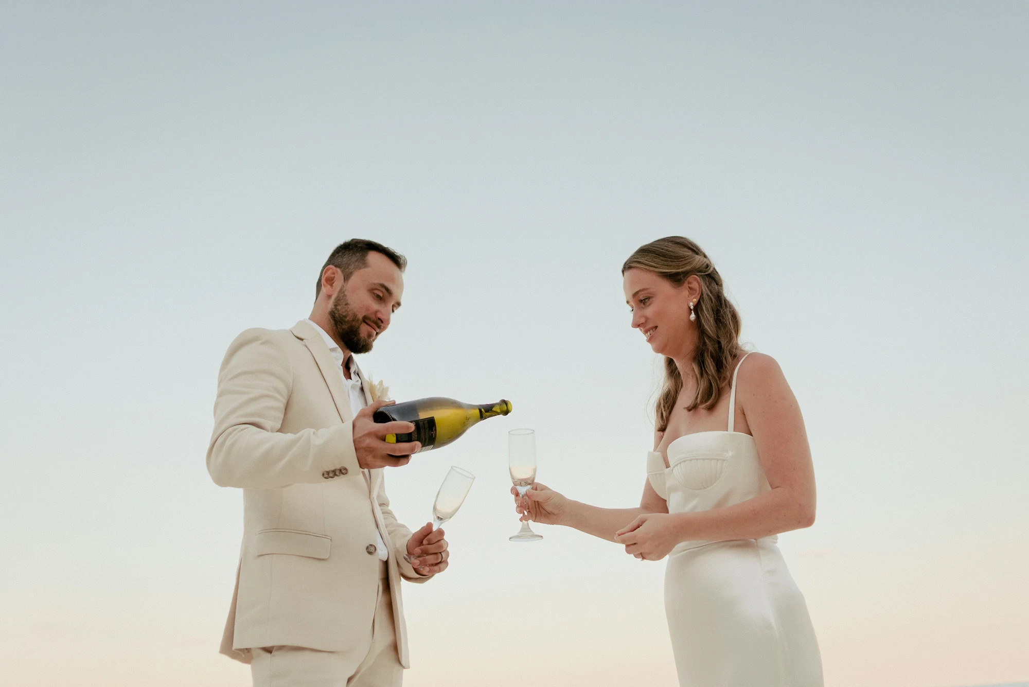 Photo de mariage retouchée avec PHAiTO
                                    loading=