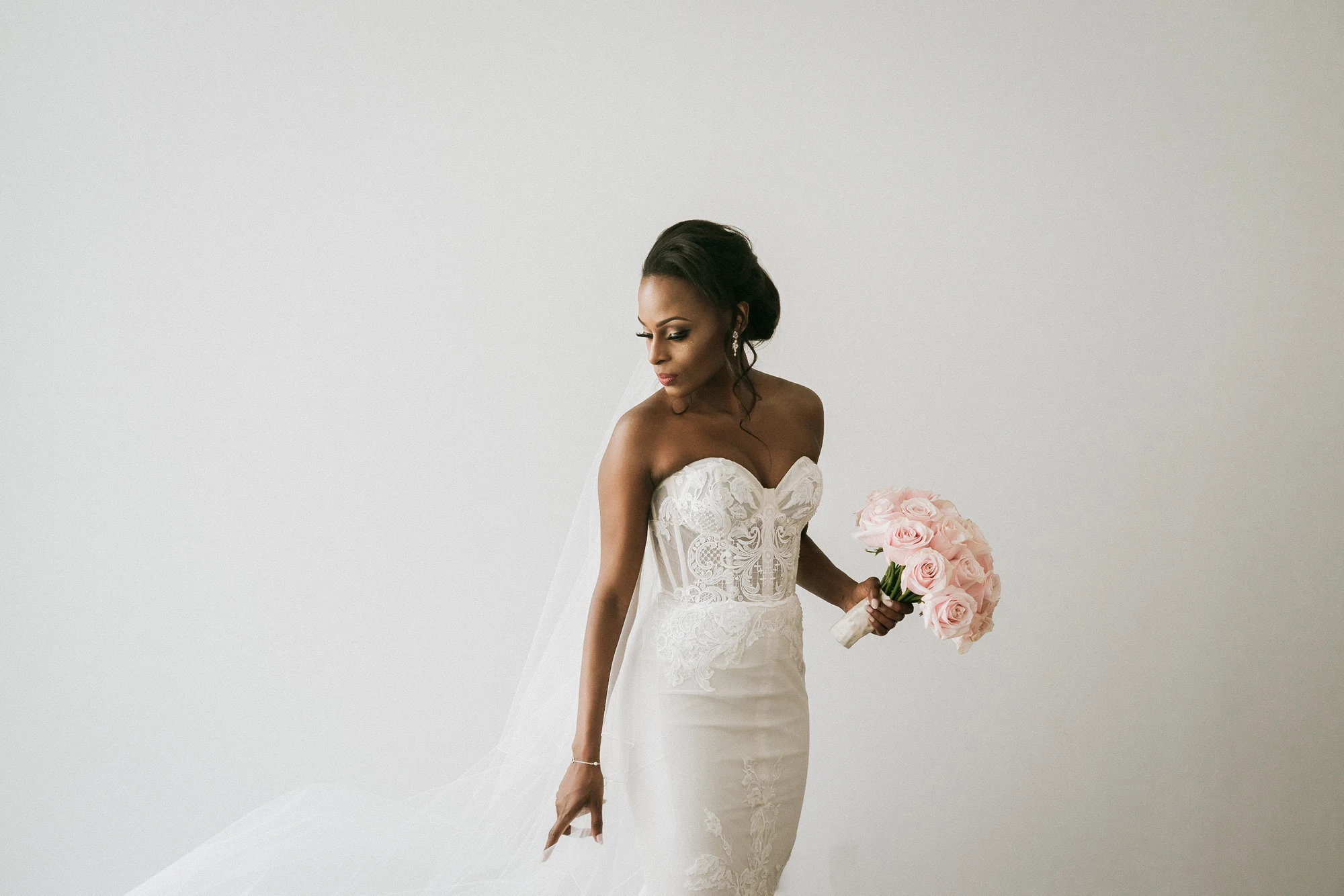 Photo de mariage retouchée avec PHAiTO
                                    loading=