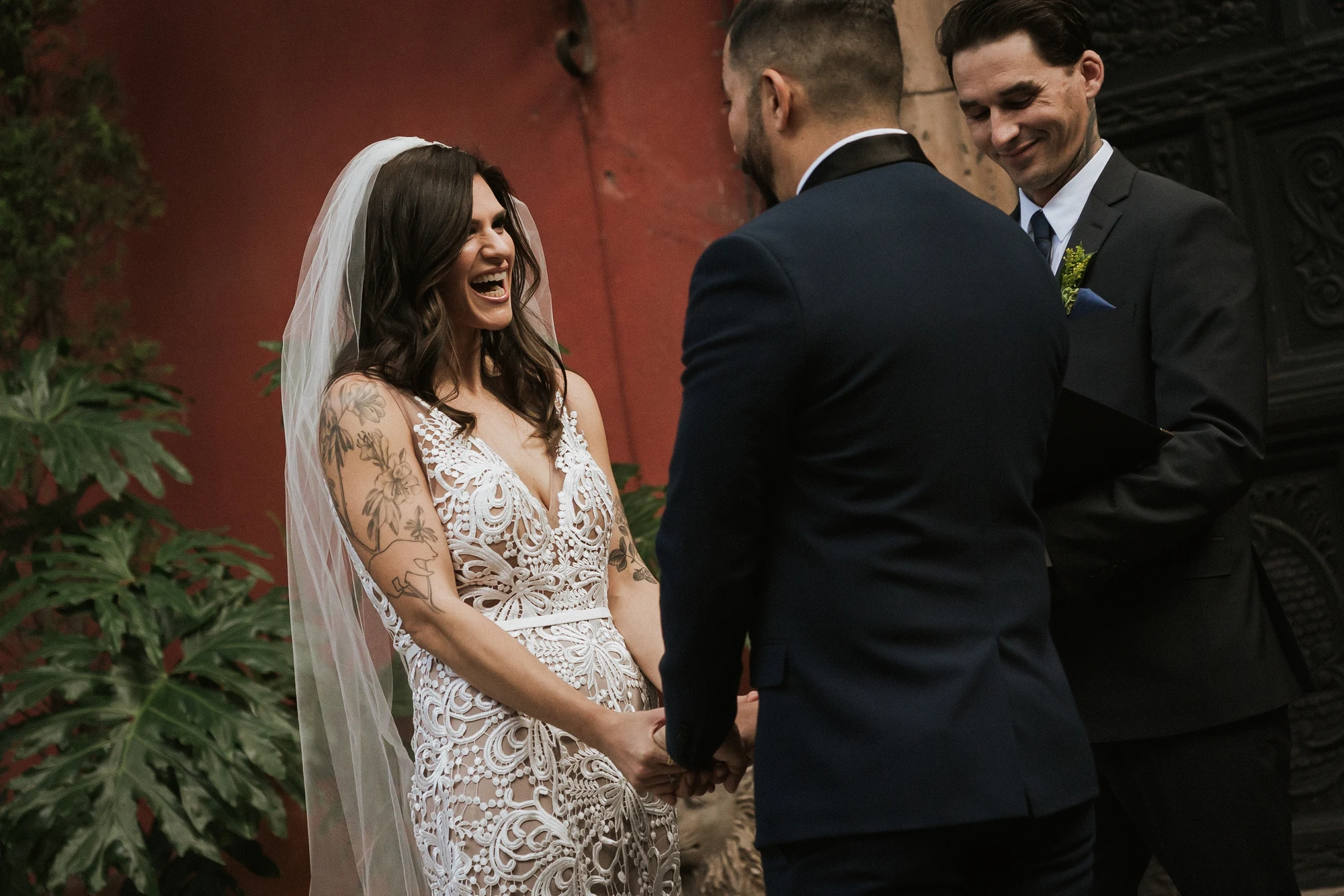 Photo de mariage retouchée avec PHAiTO
                                    loading=